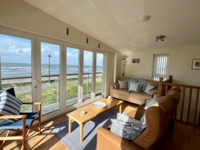 Rhos Helyg - Beach-side luxury stylish house